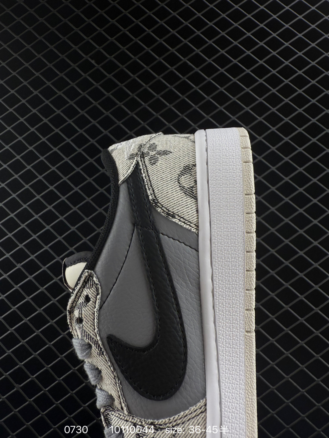 Travis Scott x Air Jordan 1 ” Reverse Mocha “